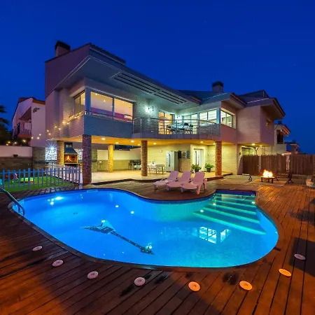 Luxury Rock Tirri By Interhome ヴィラ